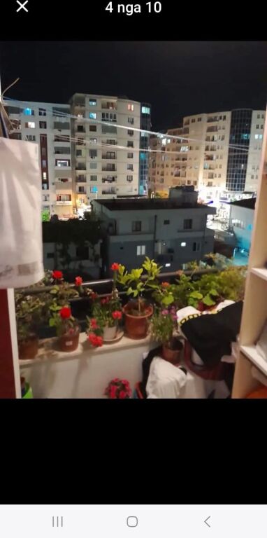 Apartament 1+1, Astir!