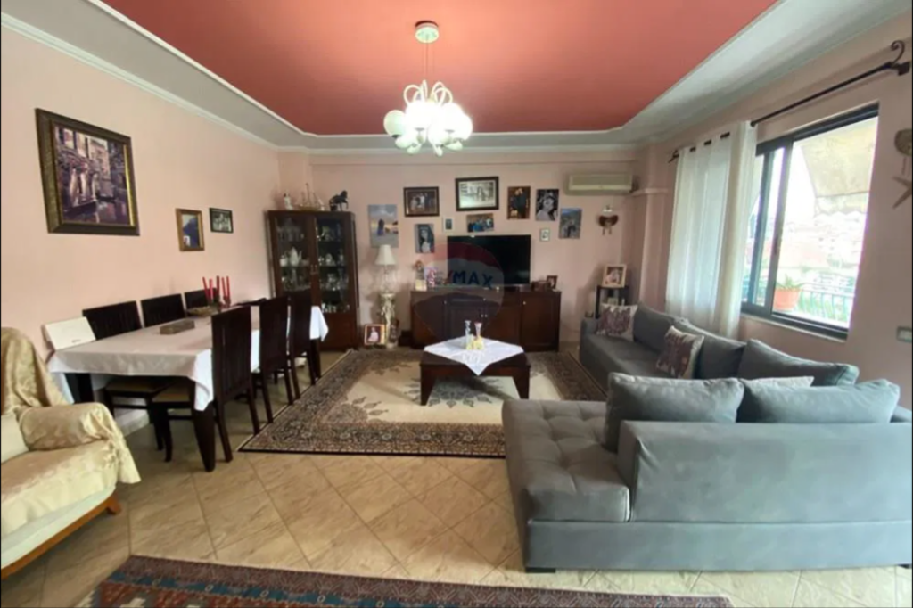 Apartament per shitje 3+1+2+2 tek Tregu Elektrik