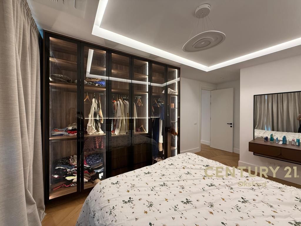 Appartamento di lusso in vendita presso Lake View Residence! €750.000 CENTURY 21 ELTON BERBERI