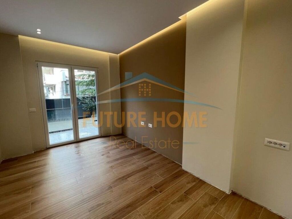 In vendita, Appartamento 2+1+2+Guardaroba, Comune di Parigi