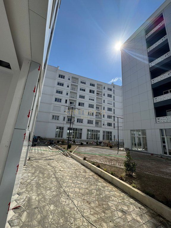 Shitet Apartament 2+1+2 në Kompleksin White Power, Kamez Qendër, Tiranë
