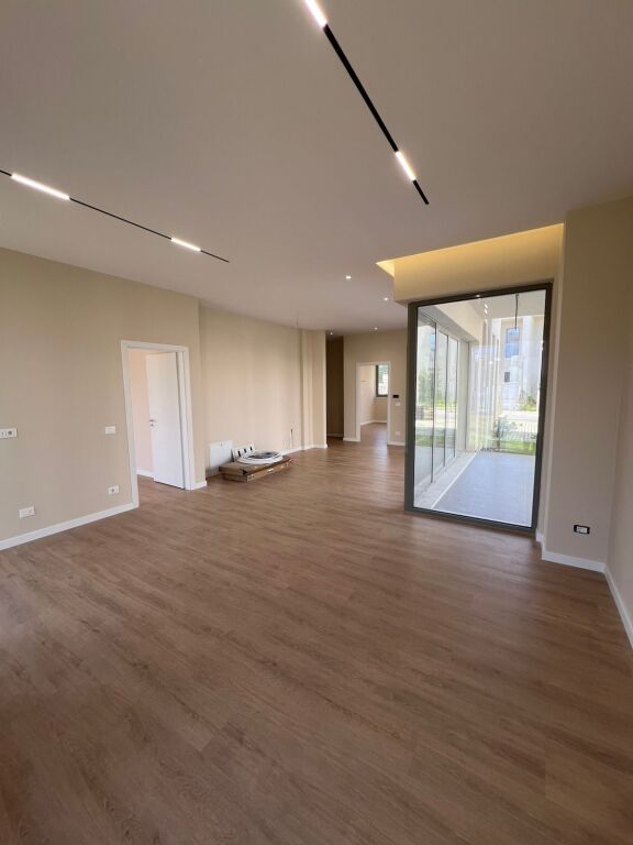 Villa a Green Valley, Lago Secco, Lago di Tirana, Villa per famiglia o business