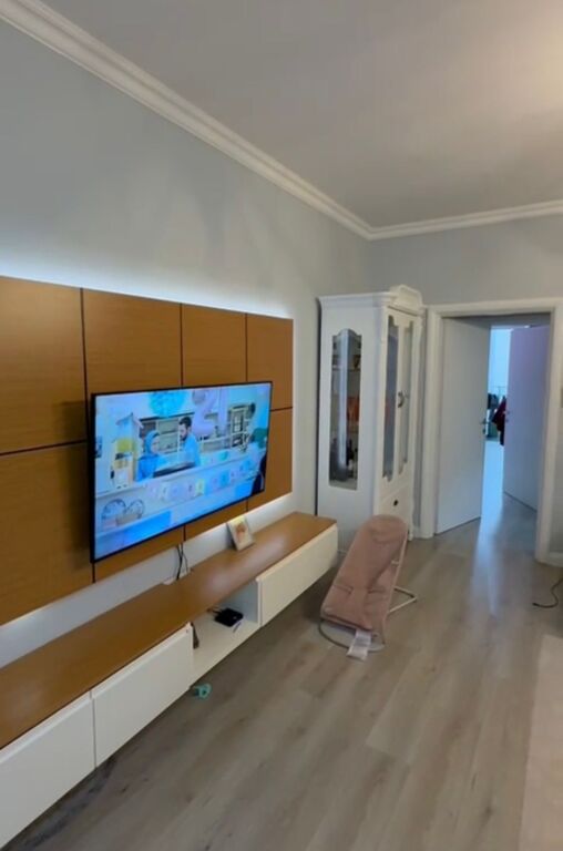 Shitet apartament 2+1 te Pallatet e Tom Doshit në Shkozë!