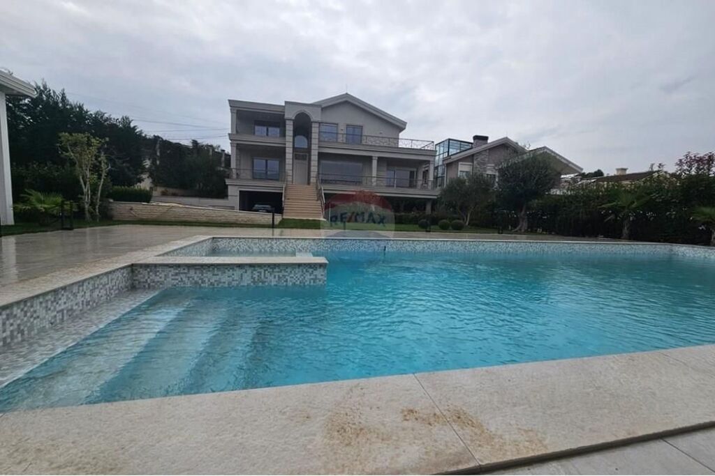 !!!Vilë - Për Qira - Mjull Bathore, Tiranë!!!