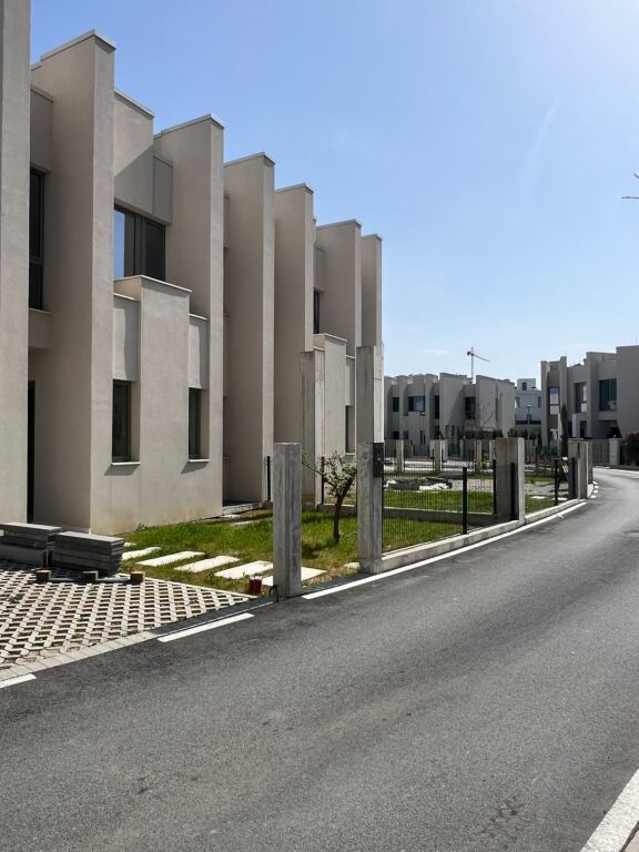 Villa a Green Valley, Lago Secco, Lago di Tirana, Villa per famiglia o business