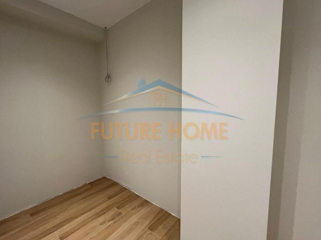 In vendita, Appartamento 2+1+2+Guardaroba, Comune di Parigi