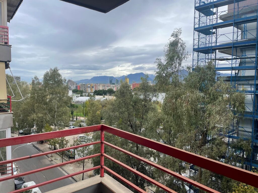 Jepet me qira apartament 2+1+ post parkimi, Liqeni i Thate