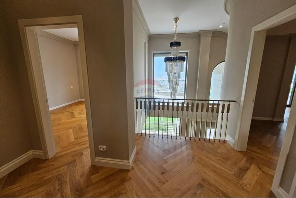 !!!Vilë - Për Qira - Mjull Bathore, Tiranë!!!