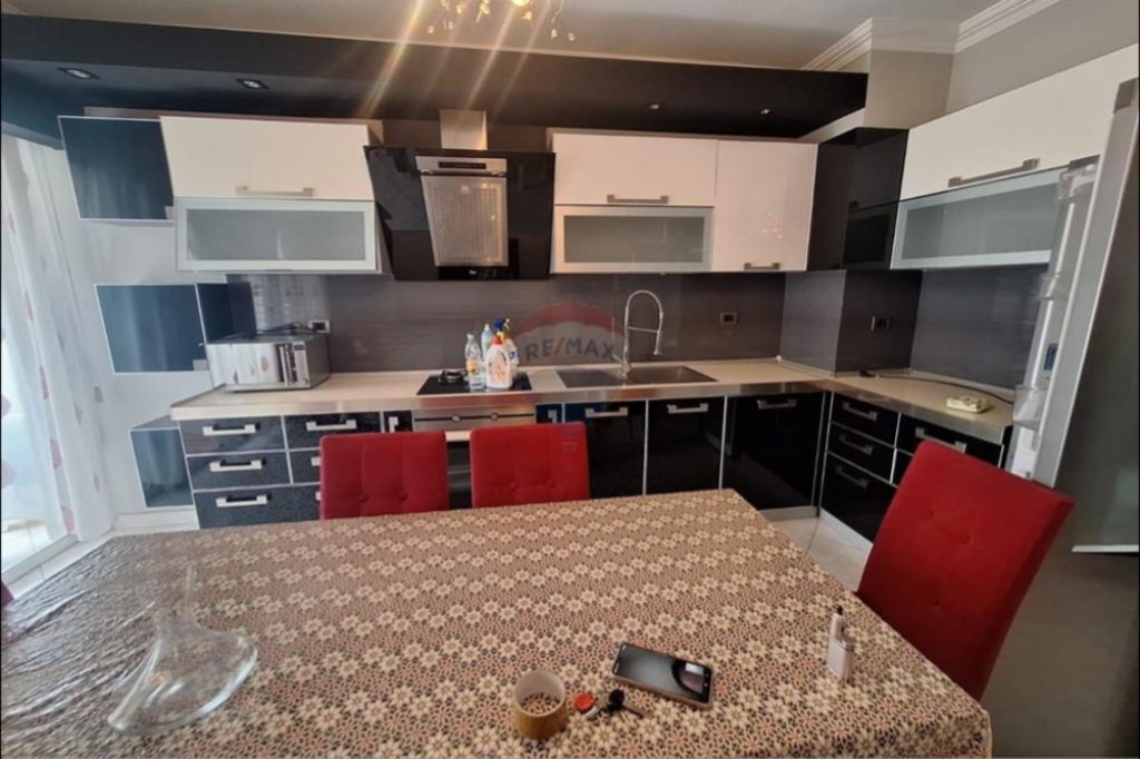 Apartment for sale 2+1+2 + parking space in Lapraka