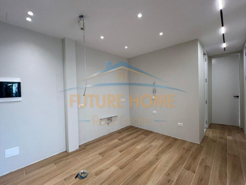 In vendita, Appartamento 2+1+2+Guardaroba, Comune di Parigi