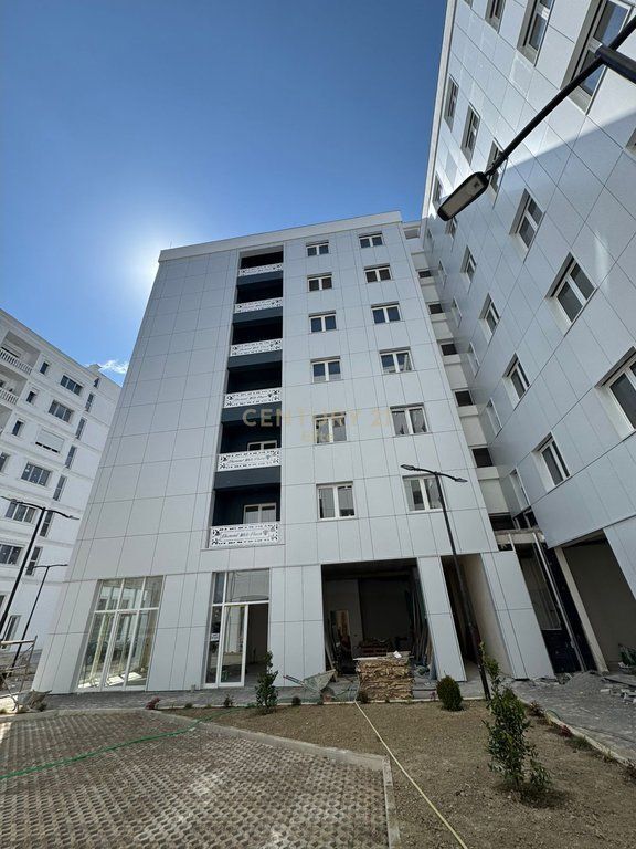 Shitet Apartament 2+1+2 në Kompleksin White Power, Kamez Qendër, Tiranë