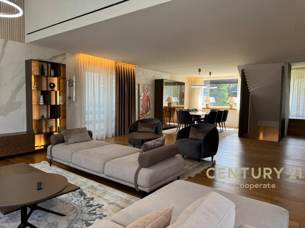 VENDIAMO VILLA DI LUSSO A LONG HILL RESIDENCE 1.600.000 €