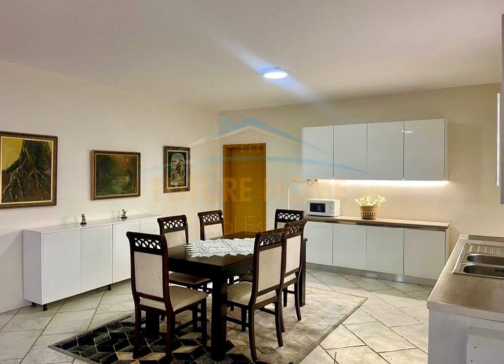 🏠 Spazio e Privacy alla "Scuola Rossa" – 2+1 in Affitto! 2 posti auto🚗