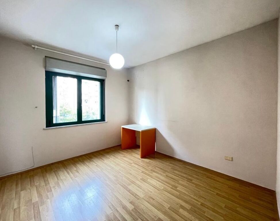 APARTAMENT 3+1+2 PER QIRA TEK ZOGU I ZI! 1,200 € /Muaj
