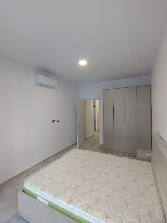 Shitet Apartament 1+1 I mobiluar ne zemer te Orikumit