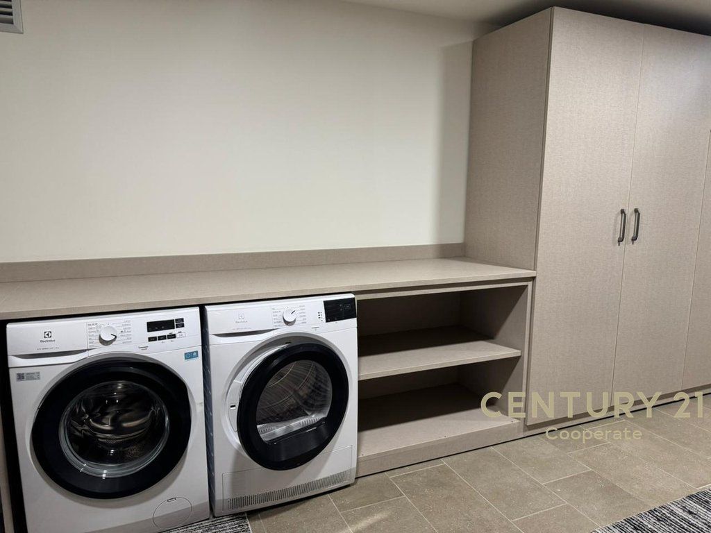 VENDIAMO VILLA DI LUSSO A LONG HILL RESIDENCE 1.600.000 €