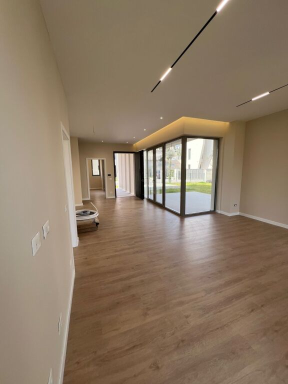 Villa a Green Valley, Lago Secco, Lago di Tirana, Villa per famiglia o business