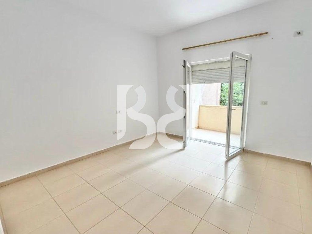 Jepet me qira 2+1+1 BOSH LIQENI PRANE RADISONIT 450€