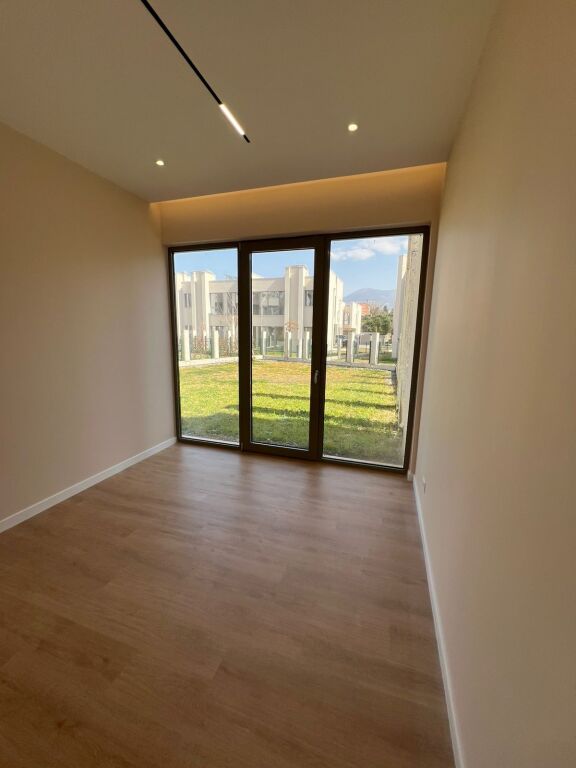 Villa a Green Valley, Lago Secco, Lago di Tirana, Villa per famiglia o business