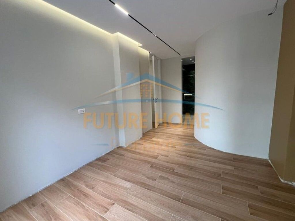 In vendita, Appartamento 2+1+2+Guardaroba, Comune di Parigi