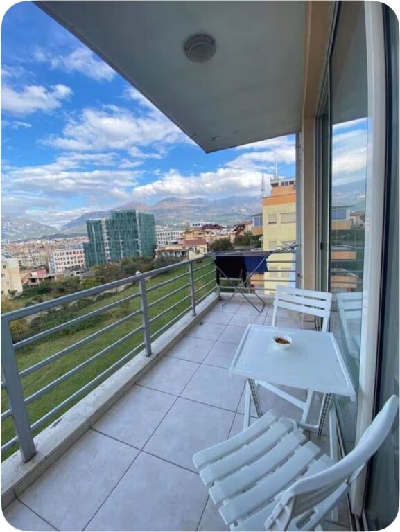 Appartamento 1+1, Ali Dem!