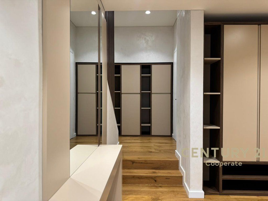 VENDIAMO VILLA DI LUSSO A LONG HILL RESIDENCE 1.600.000 €