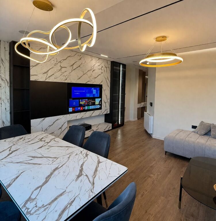 🏠Jepet Apartament Luksoz 2+1 me Qira te Liqeni i Tiranës!