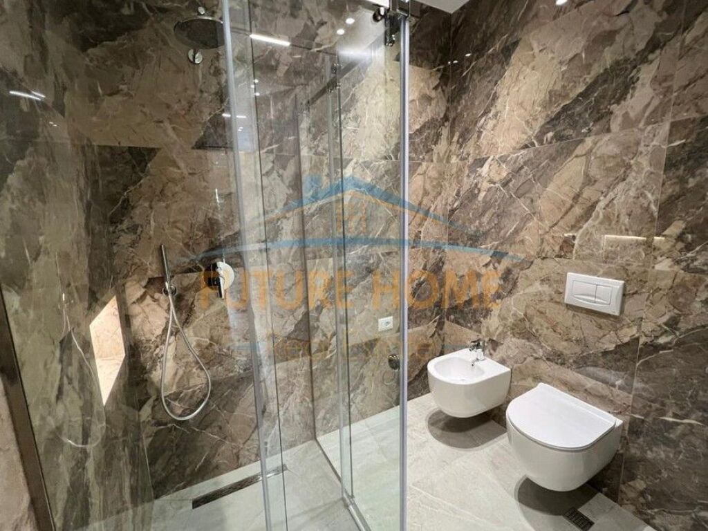 In vendita, Appartamento 2+1+2+Guardaroba, Comune di Parigi