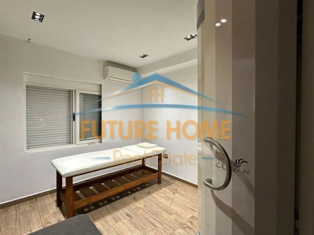 Shitet, Apartament, Petro Nini