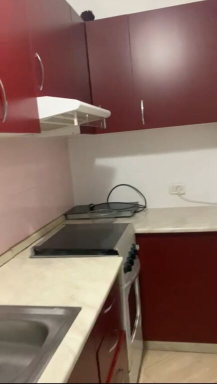 Apartament 1+1 me Qera Prane Eftali Koçit ne Durres