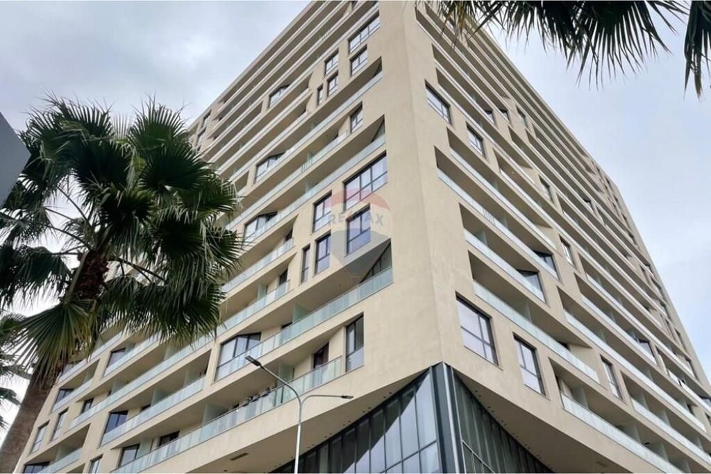 Zyre me qira te Mine Peza Residence!