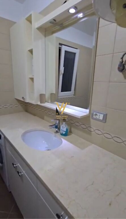 AFFITTASI APPARTAMENTO 1+1 A VASIL SHANTO 550 EURO