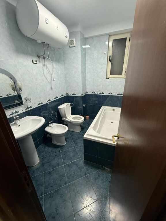 Appartamento 2+1 in affitto a Komuna Parisit