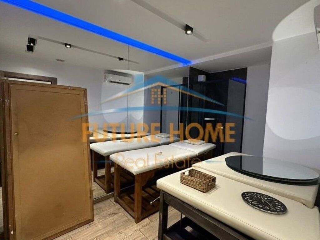 Shitet, Apartament, Petro Nini