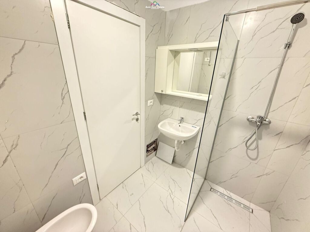 Apartament Me Qera 1+1 Tek Fusha e Aviacionit (ID B2101392) Tirane