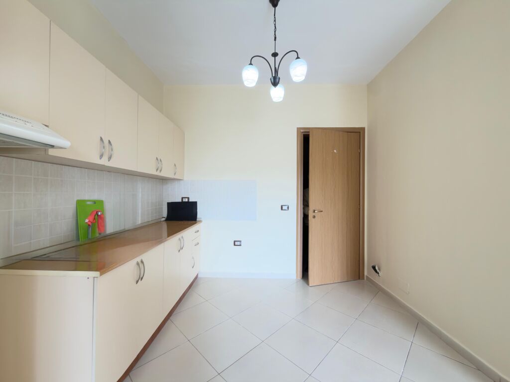 Office space for rent! Pazari i Ri