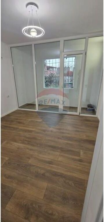 Apartament - Për Shitje - Rruga Ali Demi, Tiranë