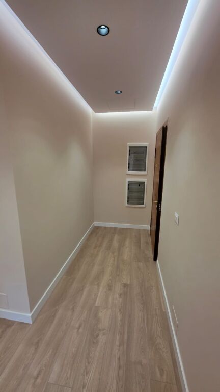 Ambient zyre me qera te RTSH/Coin