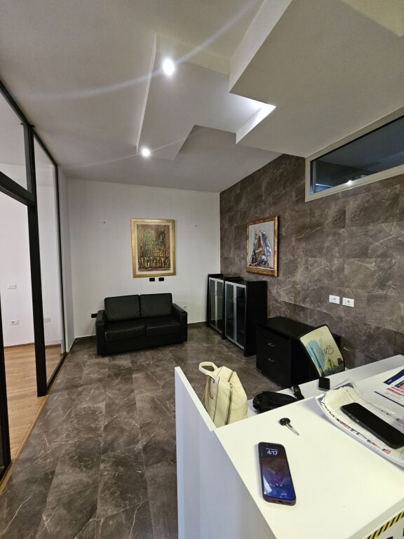 Zyre me Qera ne Bllok (ID BZ2664) Tirane.