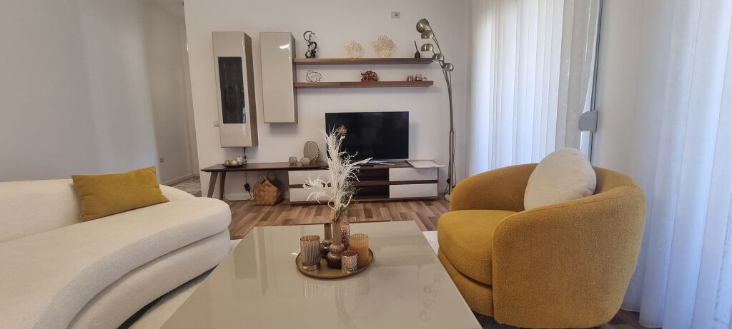 EKSKLUZIVE- Vilë 2-Katëshe për Shitje në Yrshek! 290,000 € Sip. Totale  374m2