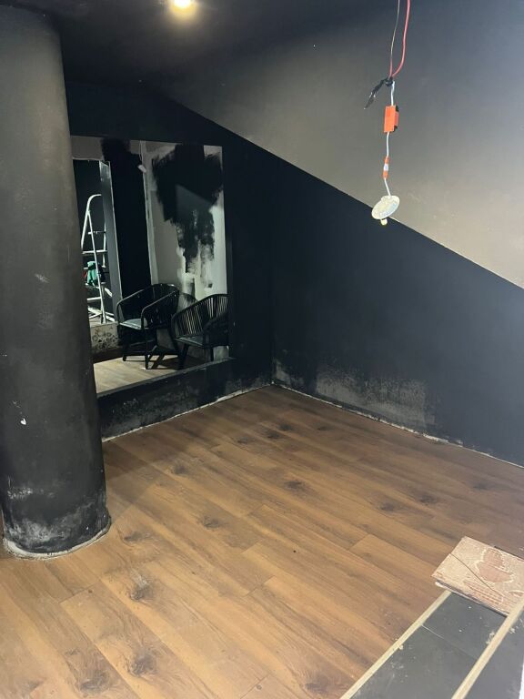 AFFITTASI NEGOZIO 70M2 VICINO A GERMAN COMPUTERS