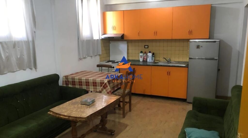 JEPET APARTAMENT ME QERA 1+1 "AFER SHKOLLES BAJRAM CURRI" 35000 LEKE