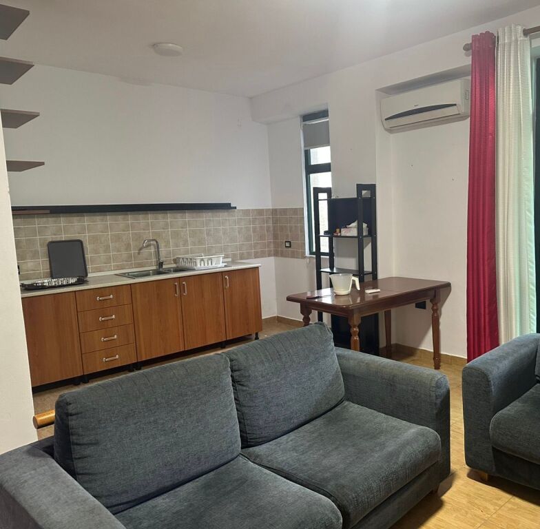 Shitet 2+1+1 Laprake Blloku Gintash 120.000€