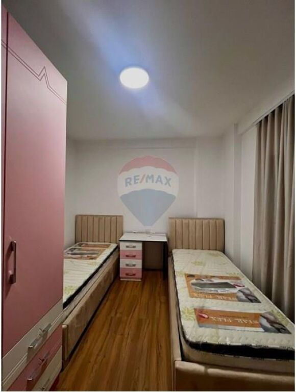 🏡 Jepet me Qira Apartament 3+1+2 – Pazari i Ri