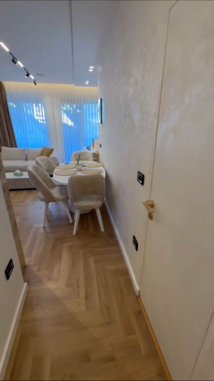 Shitet Apartament 2+1+2 lluksoz Liqeni i thate