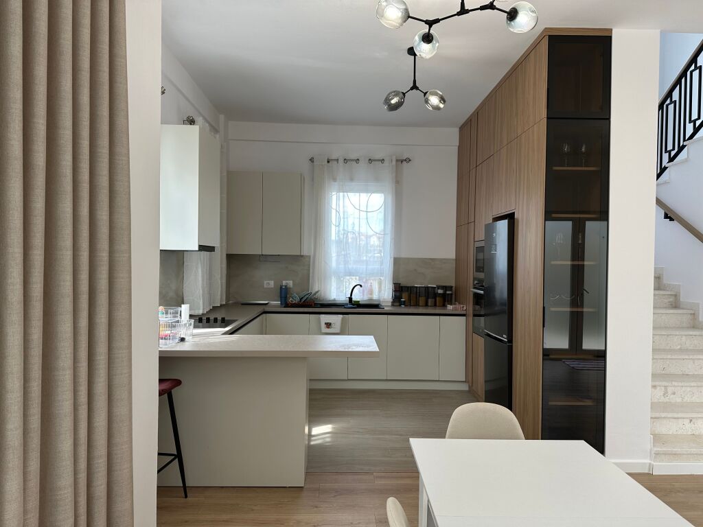 🏡 Jepet Vile 3 Kateshe me qira te Vila Lule