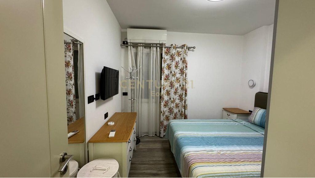 APARTAMENT+PARKIM AFER DETIT TE SHKEMBI I KAVAJES !