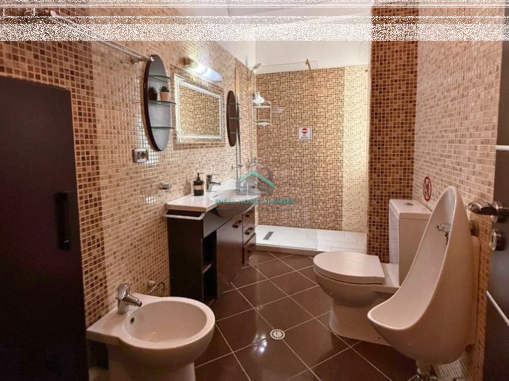 APARTAMENT ME QERA – PRANË KISHËS ORTODOKSE, VLORË