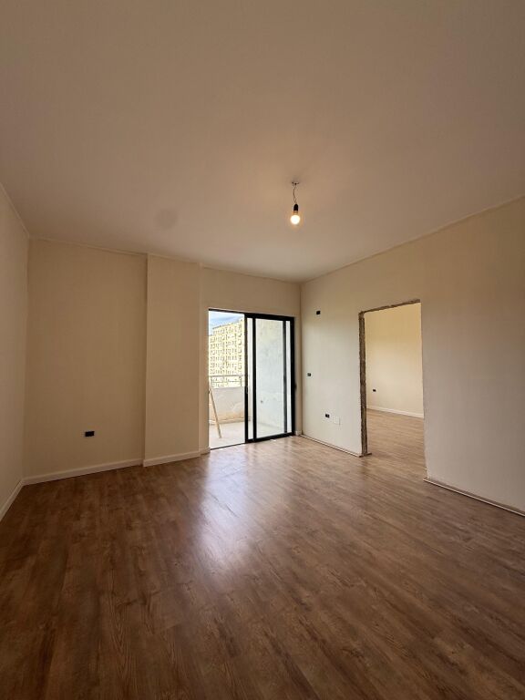 🏠Appartamento 1+1+balcone in vendita 📍Astir, vicino al Complesso Fratari, Prezzo: 8.800.000 Leke