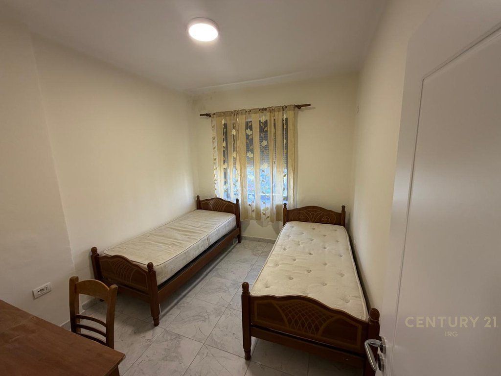 APARTAMENT 2+1 ME QERA TEK ZOGU I ZI